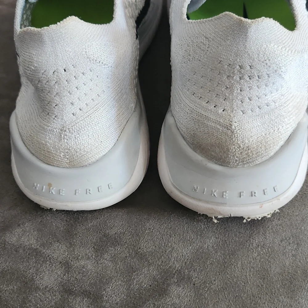 Nike White and Black Knit Sneakers - Picture 3 of 6